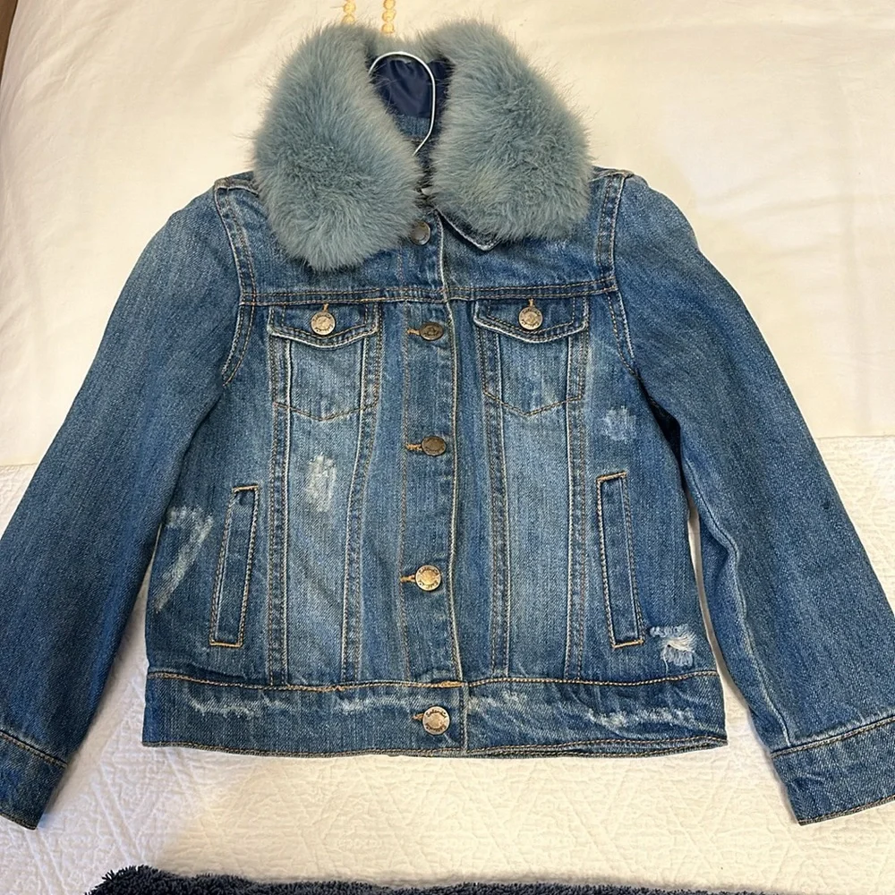 SPLENDID KIDS ADORABLE DENIUM JACKET SIZE 4/5 WITH BLUE FAUX FUR COLLAR